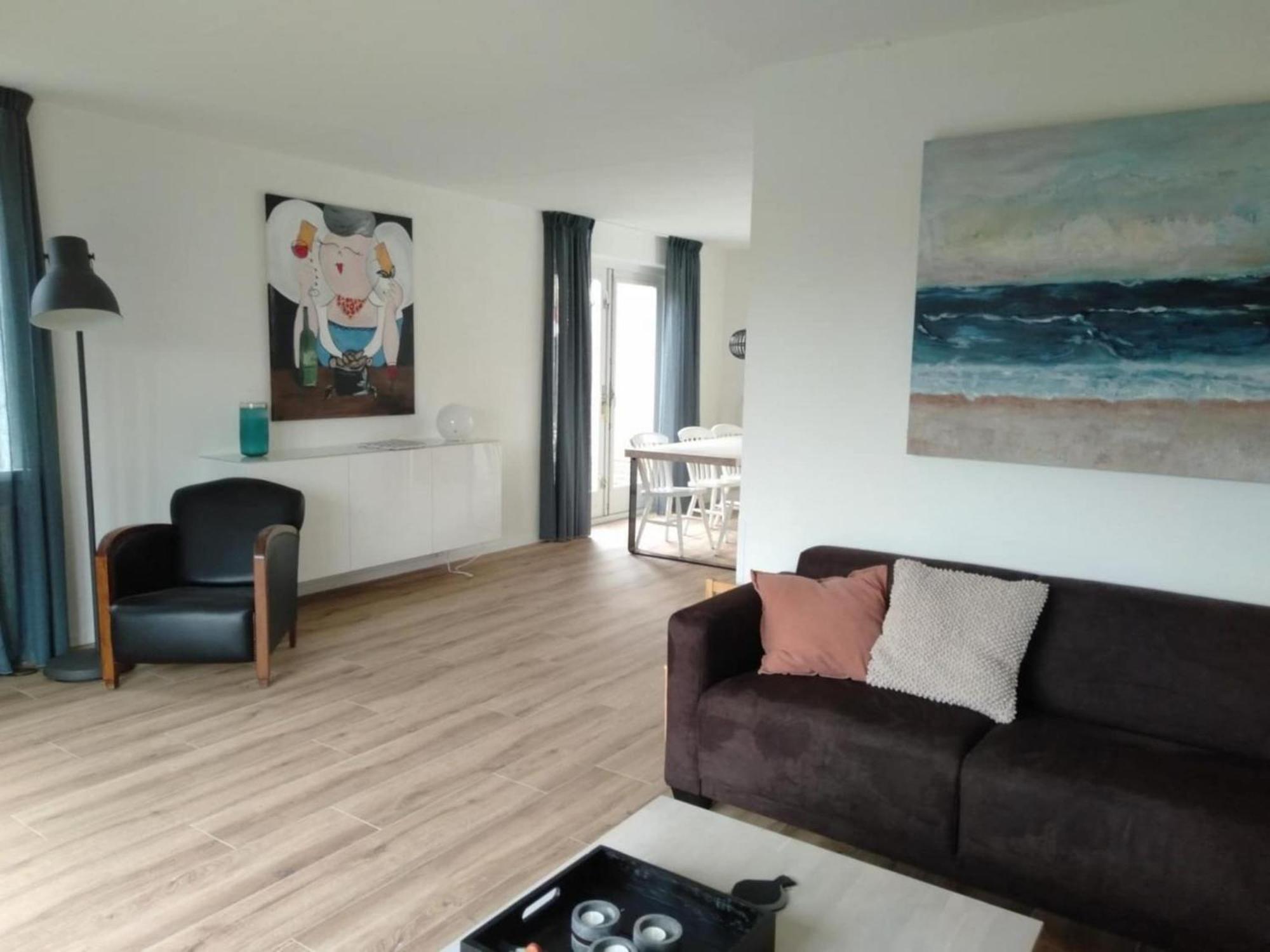 Vakantiehuis Amazing With Garden